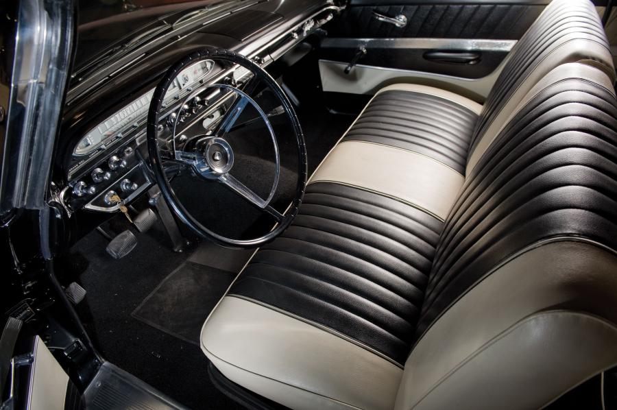  Ford Galaxie XL 401 Sunliner Convertible 1961 года  (фото 3 из 5)